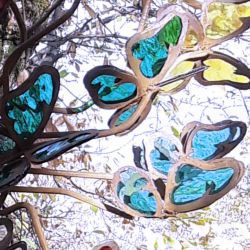 Détail des papillons de verre